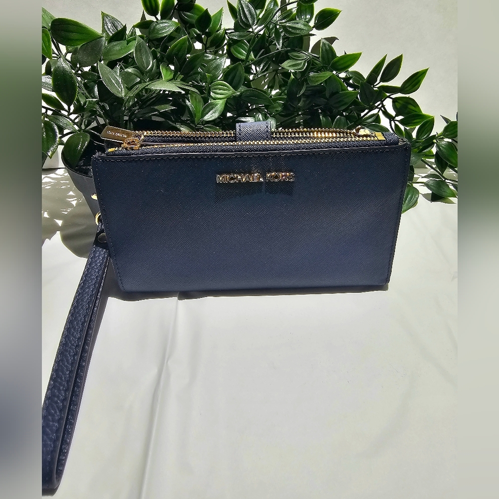 Michael Kors Navy Saffiano Jet Set Double Zip Wristlet OS